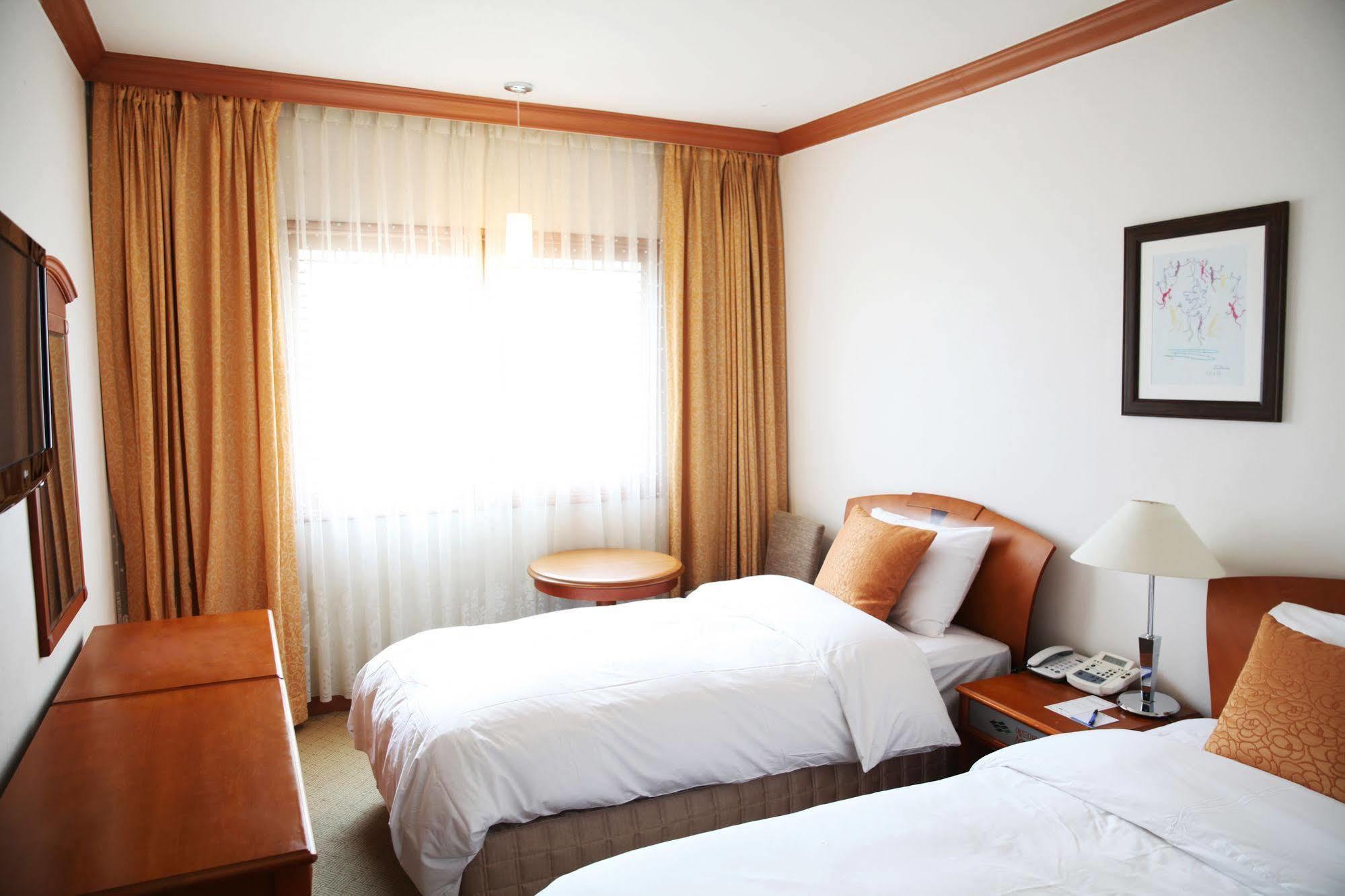 Admiral Hotel Geoje Luaran gambar