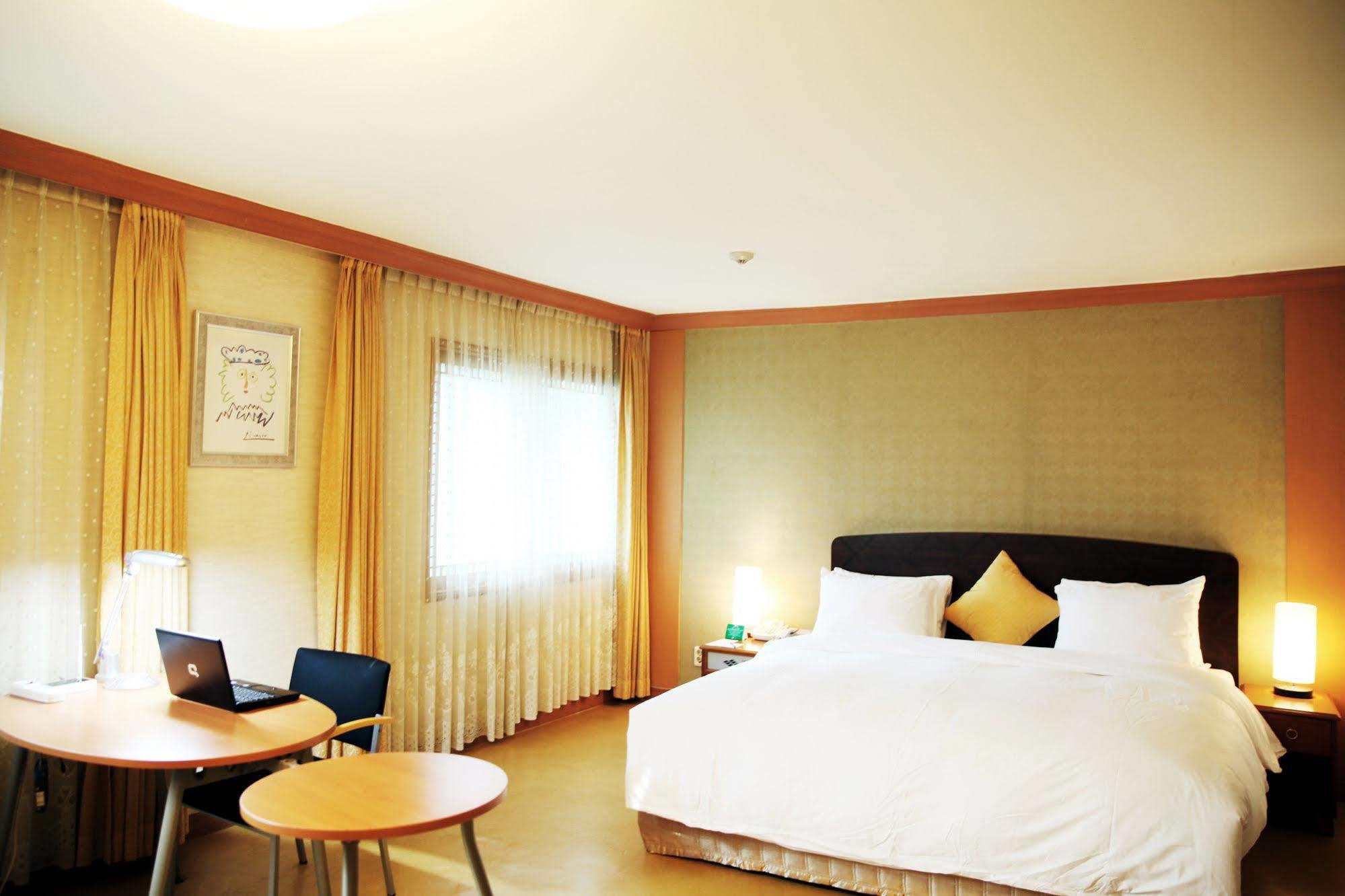 Admiral Hotel Geoje Luaran gambar